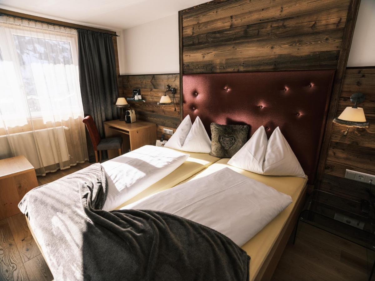 Kristall Hotel 4*
